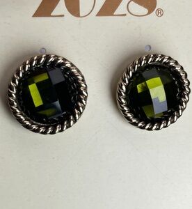 Bundle 3 pairs for $12 2028 Green and gold tone earring.